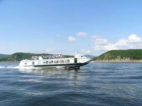 冬天镜泊湖好玩吗_冬季镜泊湖旅游攻略_镜泊湖冬景