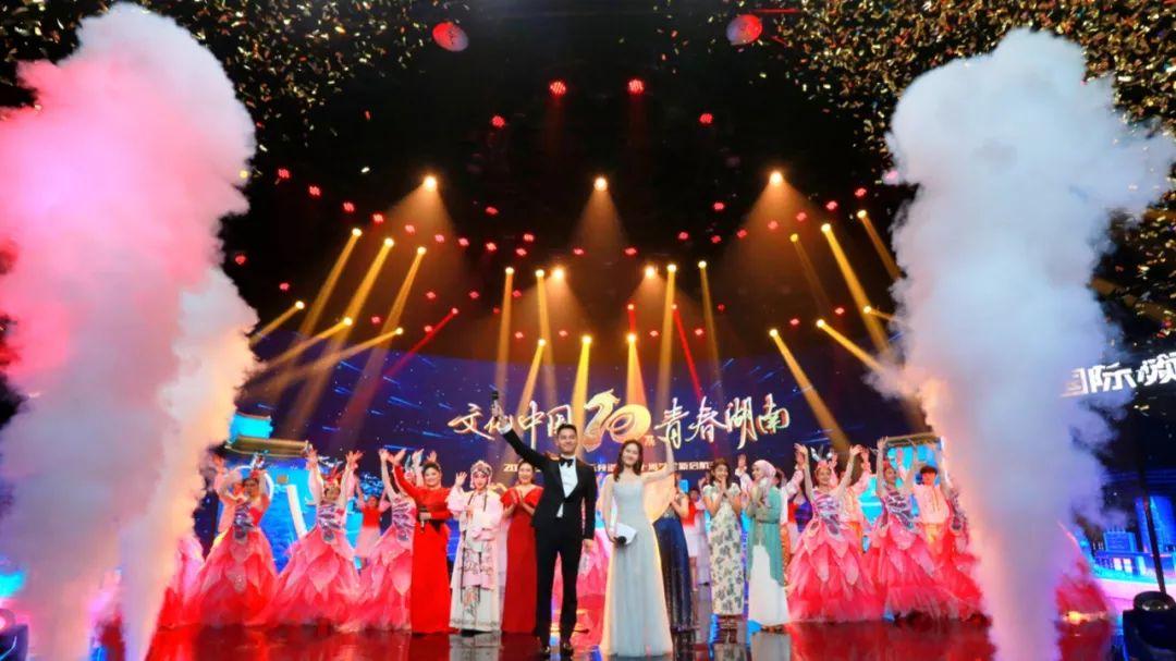 湖南时尚频道节目回看-湖南时装秀(图2) 湖南时装秀_湖南时尚频道节目回看_中国湖南时尚盛典