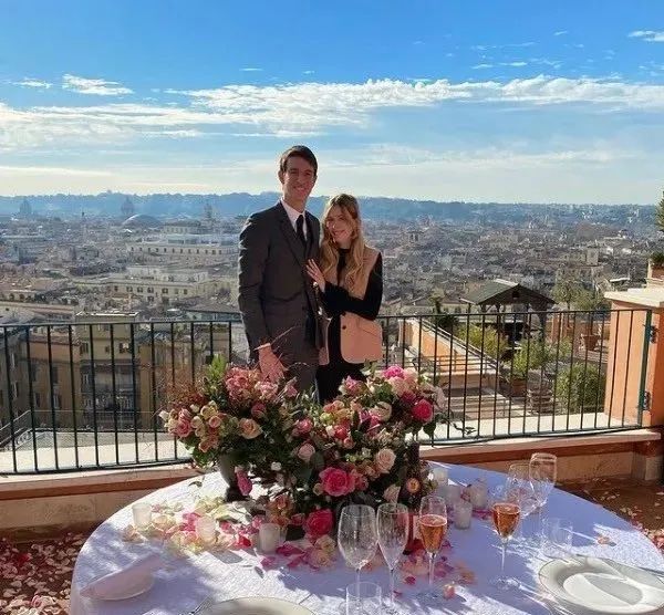 时尚情侣装品牌排行榜-知名品牌情侣装(图31) 时尚情侣装品牌排行榜_十大情侣装品牌_知名品牌情侣装