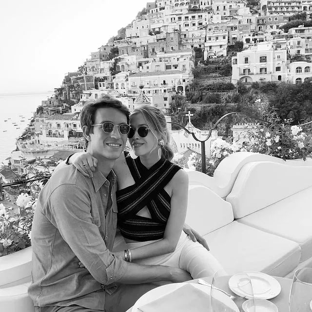 时尚情侣装品牌排行榜-知名品牌情侣装(图32) 十大情侣装品牌_时尚情侣装品牌排行榜_知名品牌情侣装