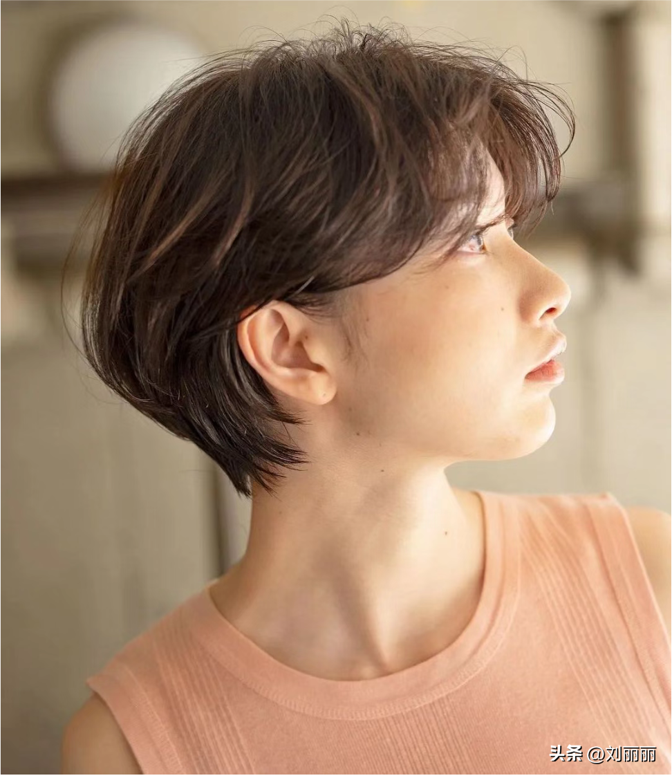 女生时尚短发图片_短发时尚女生图片大全_短发时尚女孩图片头像