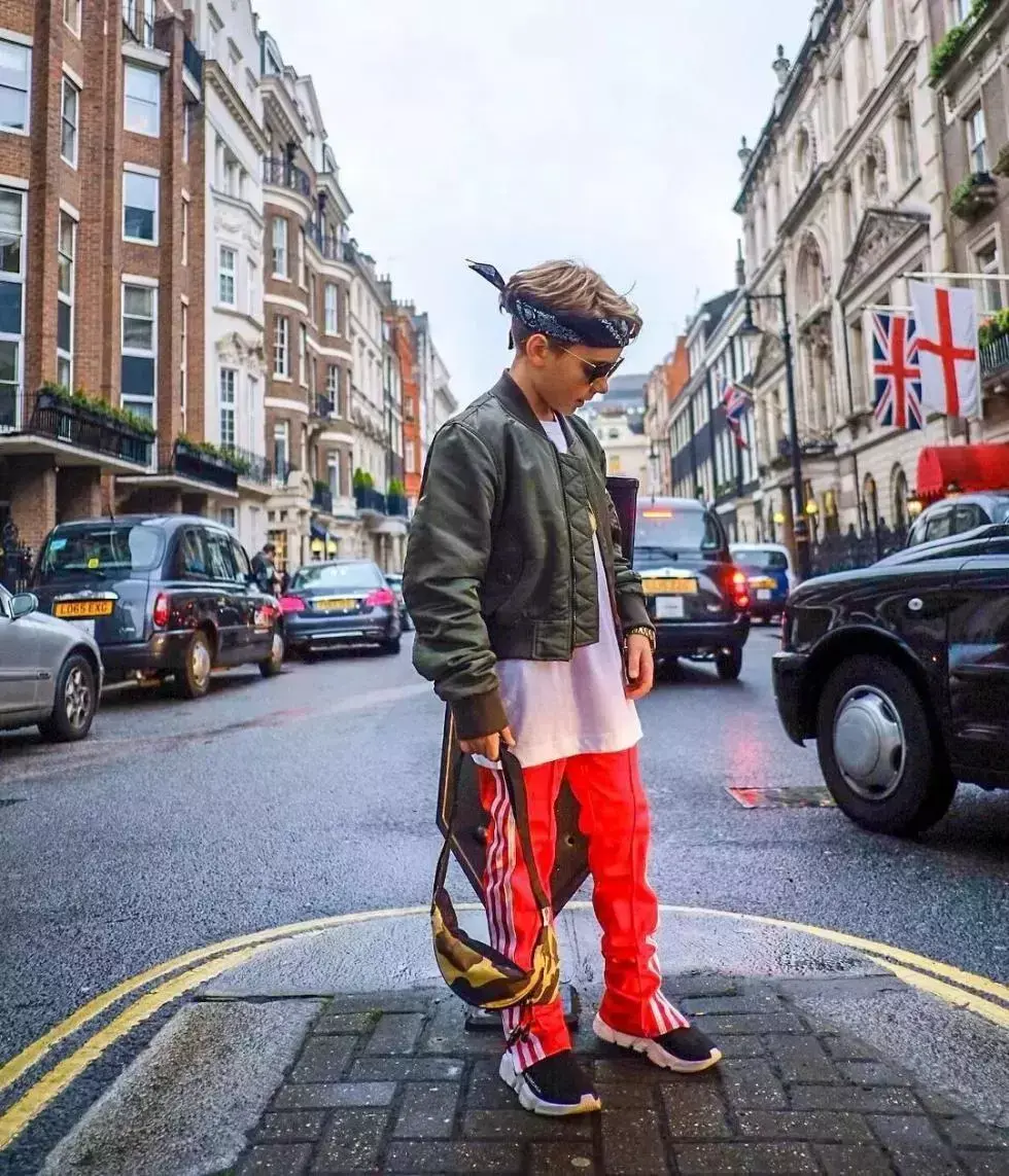 时尚杂志搭配_穿搭杂志推荐_儿童时尚穿搭的杂志