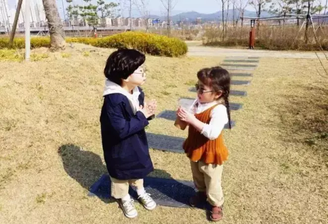 儿童时尚穿搭的杂志_时尚杂志搭配_穿搭杂志推荐