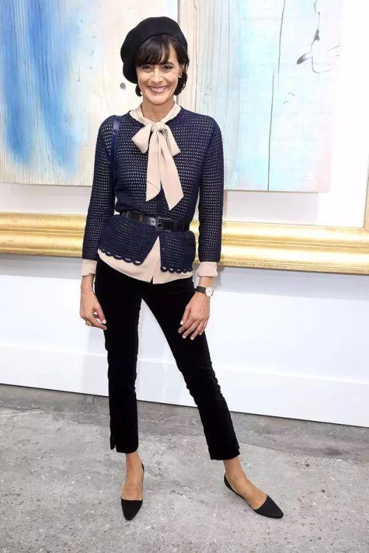 巴黎女人的时尚圣经-时尚恶魔的圣经九月刊(图19) 巴黎女人的时尚圣经_巴黎女人的时尚圣经txt_时尚恶魔的圣经九月刊