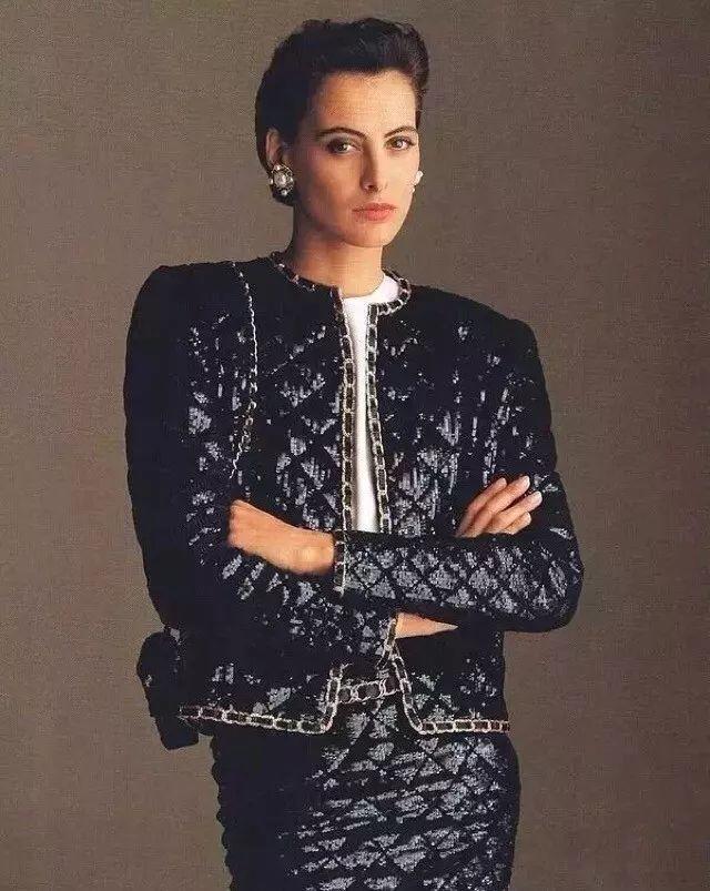 巴黎女人的时尚圣经-时尚恶魔的圣经九月刊(图9) 巴黎女人的时尚圣经txt_时尚恶魔的圣经九月刊_巴黎女人的时尚圣经