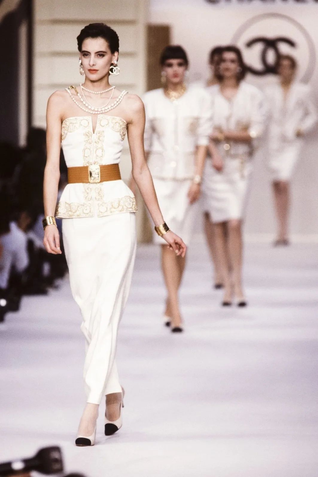 巴黎女人的时尚圣经-时尚恶魔的圣经九月刊