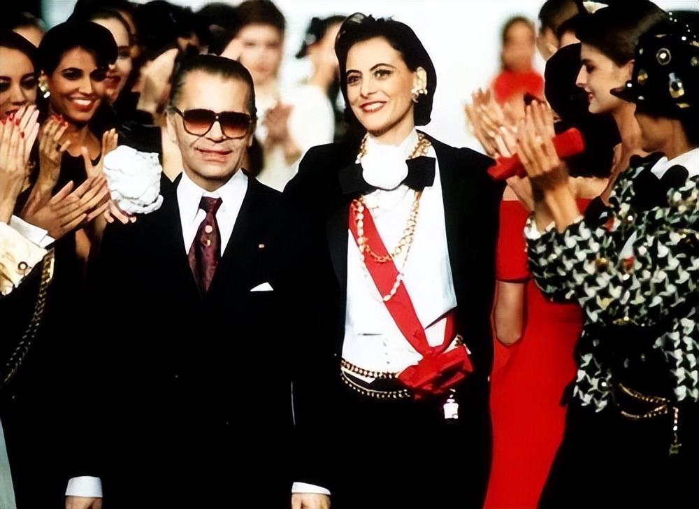 巴黎女人的时尚圣经-时尚恶魔的圣经九月刊(图12) 巴黎女人的时尚圣经_巴黎女人生活圣经_时尚恶魔的圣经九月刊