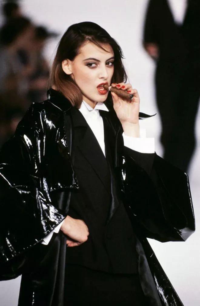 巴黎女人的时尚圣经-时尚恶魔的圣经九月刊(图21) 巴黎女人的时尚圣经_巴黎女人生活圣经_时尚恶魔的圣经九月刊