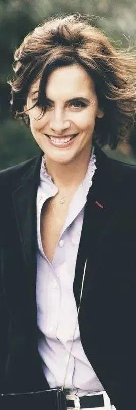 巴黎女人的时尚圣经-时尚恶魔的圣经九月刊(图24) 巴黎女人的时尚圣经_巴黎女人生活圣经_时尚恶魔的圣经九月刊