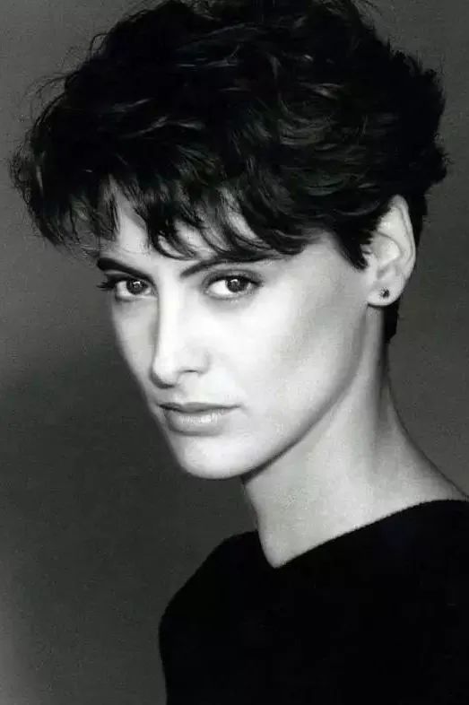 巴黎女人的时尚圣经-时尚恶魔的圣经九月刊(图6) 巴黎女人的时尚圣经_时尚恶魔的圣经九月刊_巴黎女人生活圣经