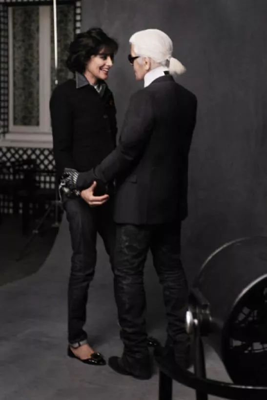 时尚巴黎胡歌配饰_巴黎女人的时尚圣经_时尚圣经专业化妆造型实例教程