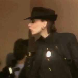 时尚圣经专业化妆造型实例教程_时尚巴黎胡歌配饰_巴黎女人的时尚圣经