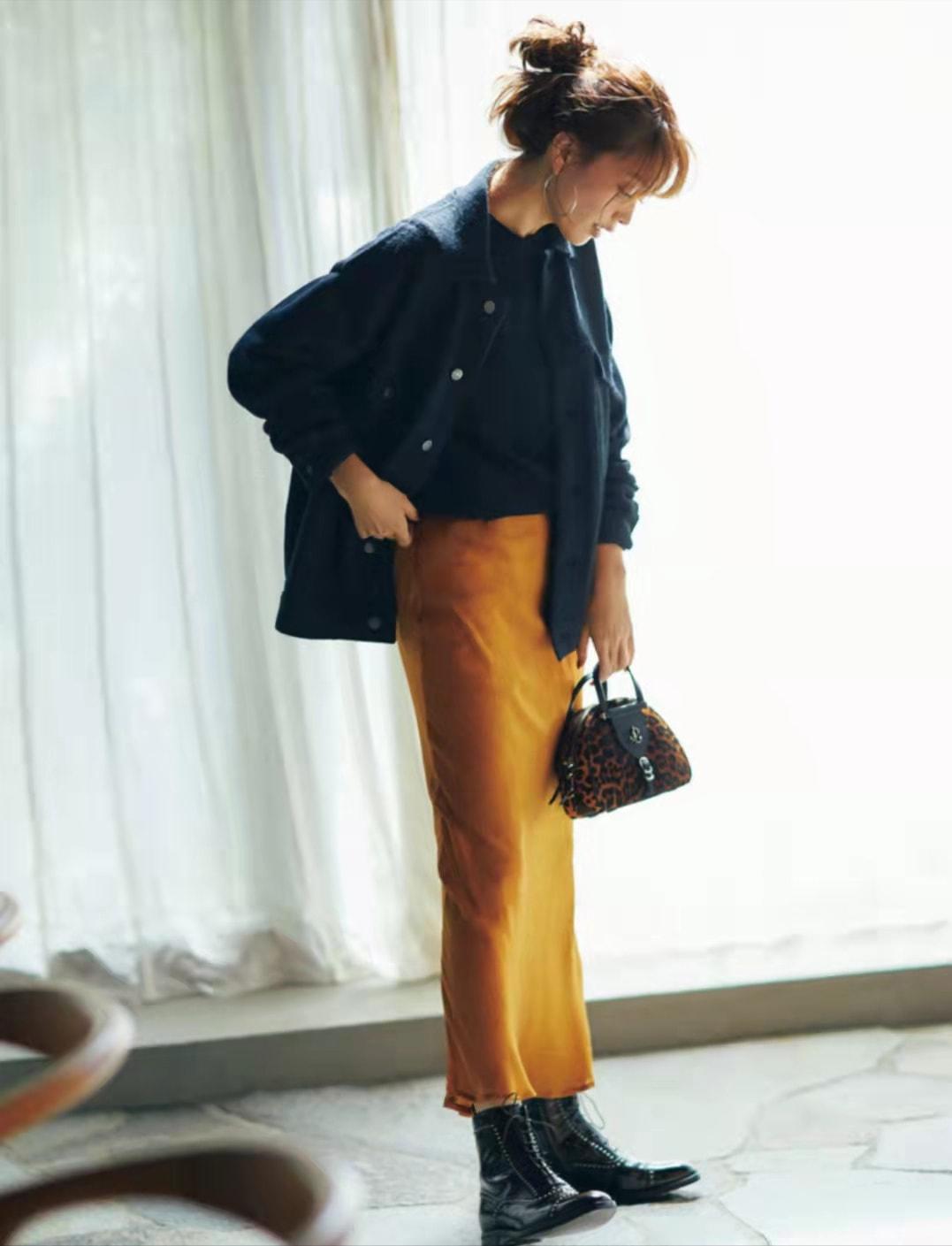 时尚马丁靴-马丁靴时尚穿搭(图17) 时尚马丁靴_马丁靴时尚还是老爹鞋时尚呢_马丁靴时尚穿搭