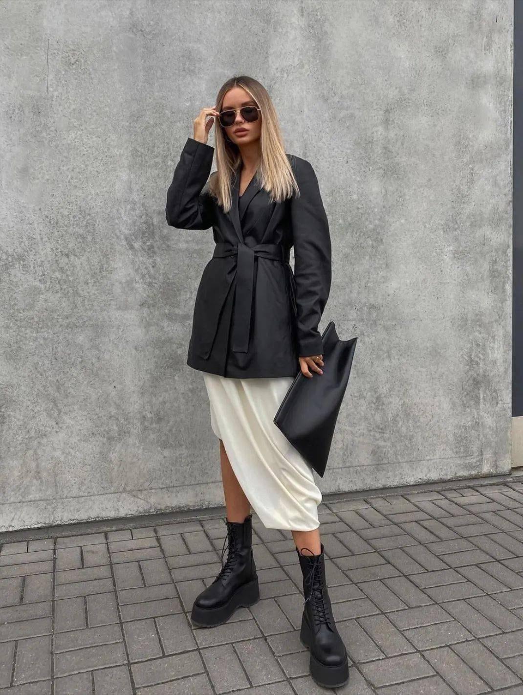 时尚马丁靴-马丁靴时尚穿搭(图8) 马丁靴时尚穿搭_时尚马丁靴_马丁靴时尚还是老爹鞋时尚呢