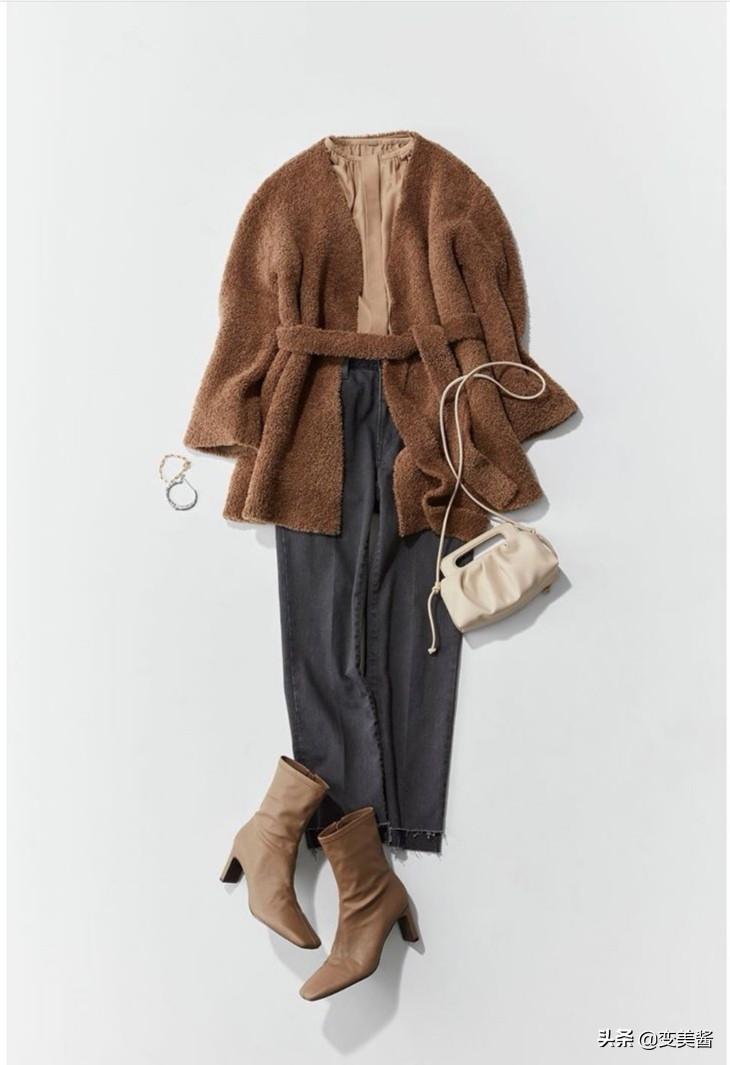 短款皮草外套搭配什么裤子_短款皮草的搭配与穿法_时尚皮草外套短款