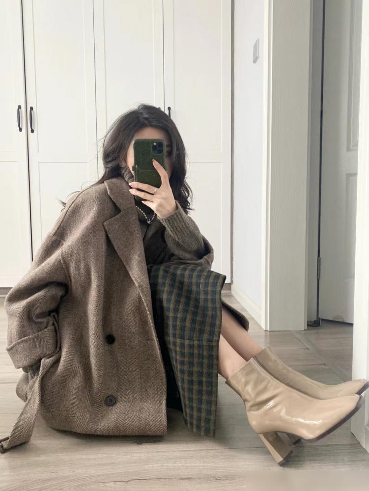 马丁靴时尚还是老爹鞋时尚呢_马丁靴时尚穿搭_时尚马丁靴