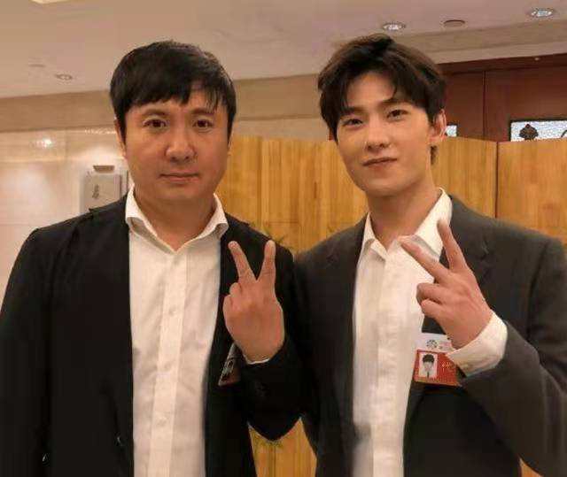 时尚完成度全靠脸_时尚的完成度是脸_时尚脸是什么样的