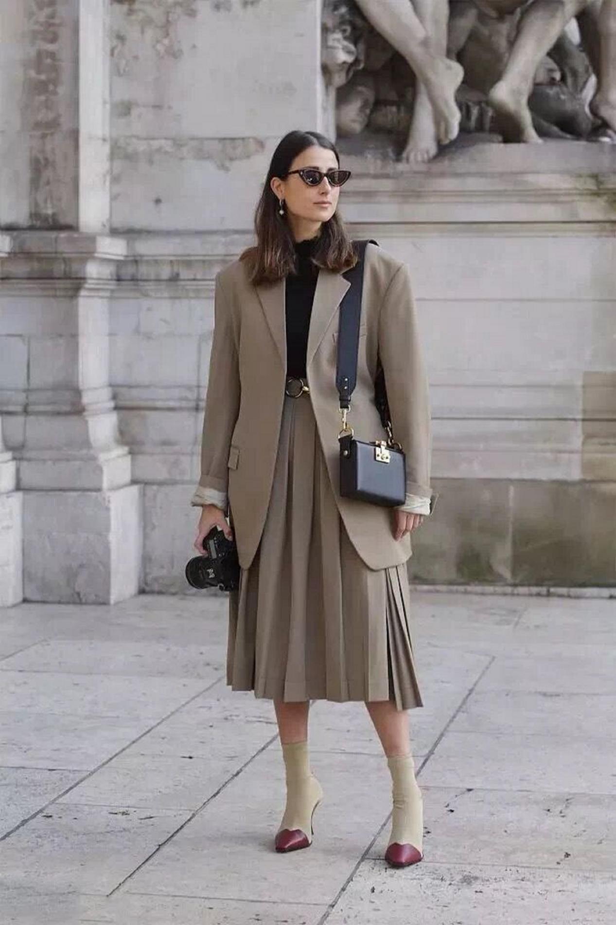 时尚马丁靴-马丁靴时尚还是面包鞋时尚好看(图18) 时尚马丁靴_马丁靴时尚还是面包鞋时尚好看_马丁靴时尚搭配图片女