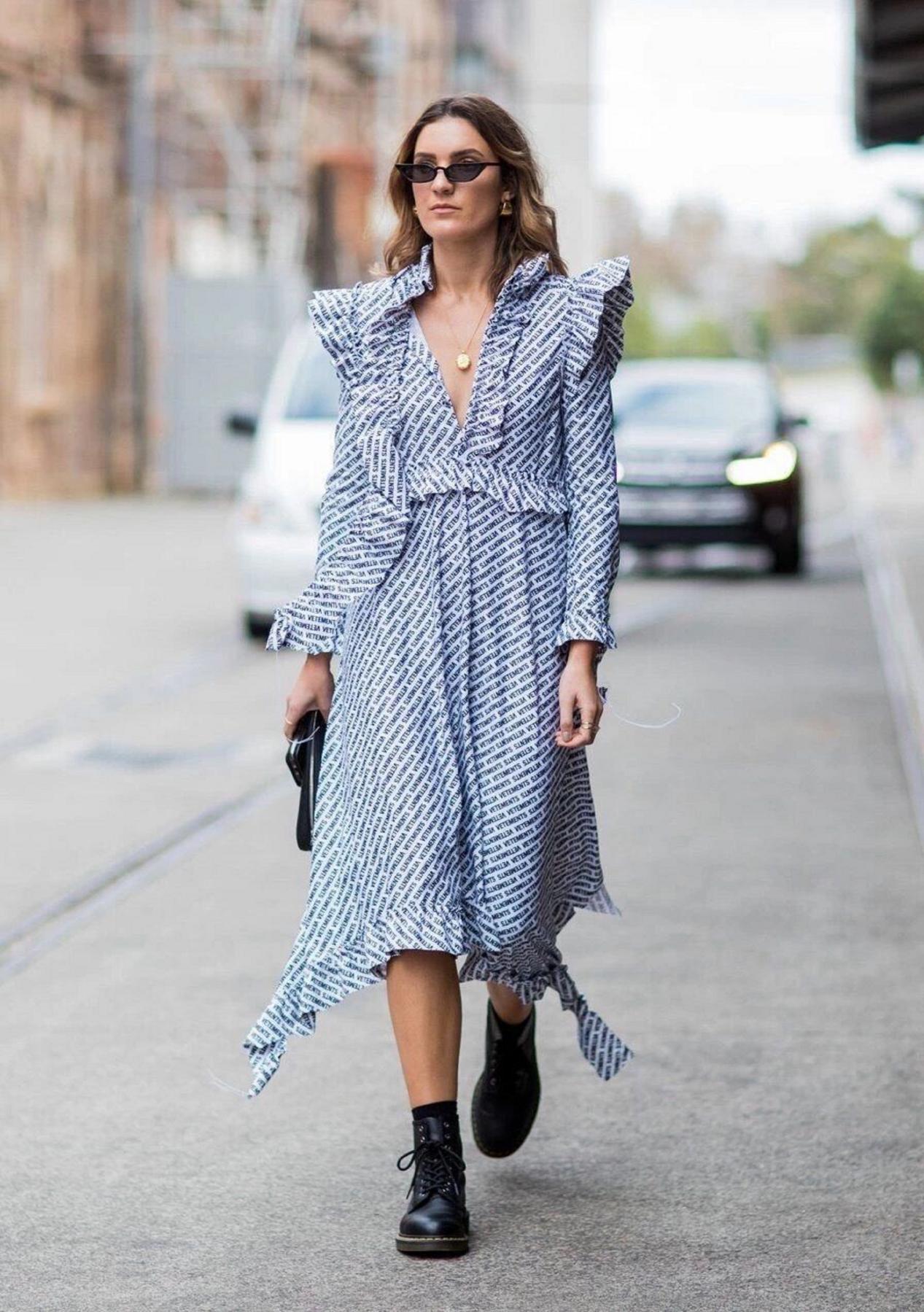 时尚马丁靴-马丁靴时尚还是面包鞋时尚好看(图10) 时尚马丁靴_马丁靴时尚搭配图片女_马丁靴时尚还是面包鞋时尚好看