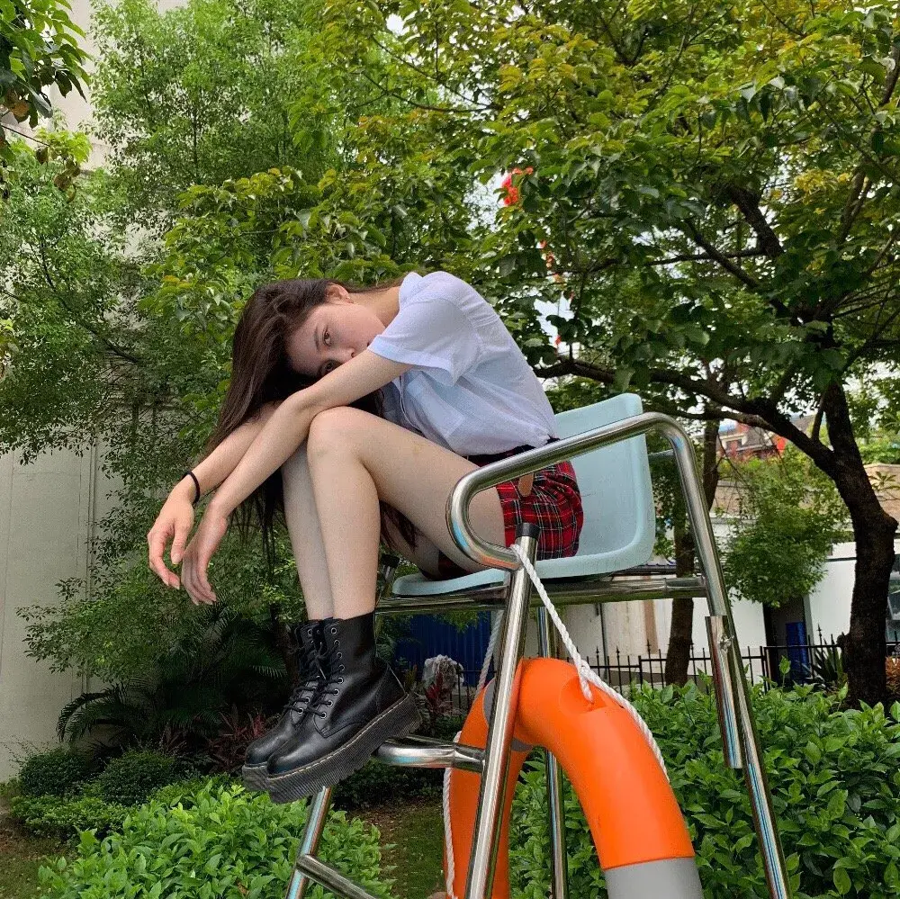 时尚马丁靴_马丁靴时尚穿搭_马丁靴时尚吗