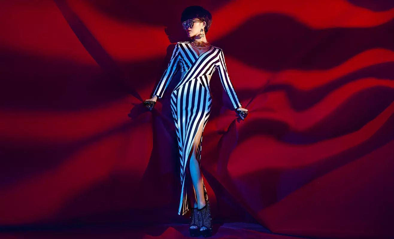 时尚巴黎女装厂家直销-巴黎女装品牌(图3) 时尚巴黎女装厂家直销_巴黎女装品牌_巴黎高级女装品牌