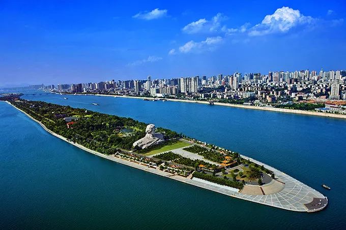 湖南衡山长沙旅游攻略_长沙出发衡山一日游散团_长沙衡山门票多少钱