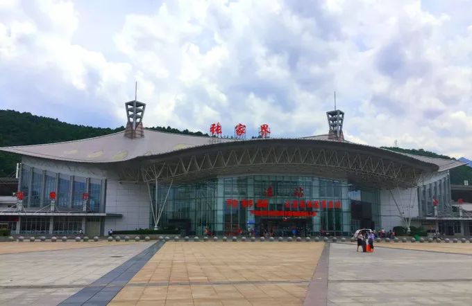 长沙出发衡山一日游散团_湖南衡山长沙旅游攻略_长沙衡山门票多少钱