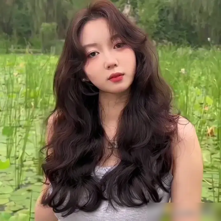 时尚短发发型图片2024卷发-短发卷发2020年最新款(图3) 短发卷发2020年最新款_短发卷发时尚发型图片女_时尚短发发型图片2024卷发