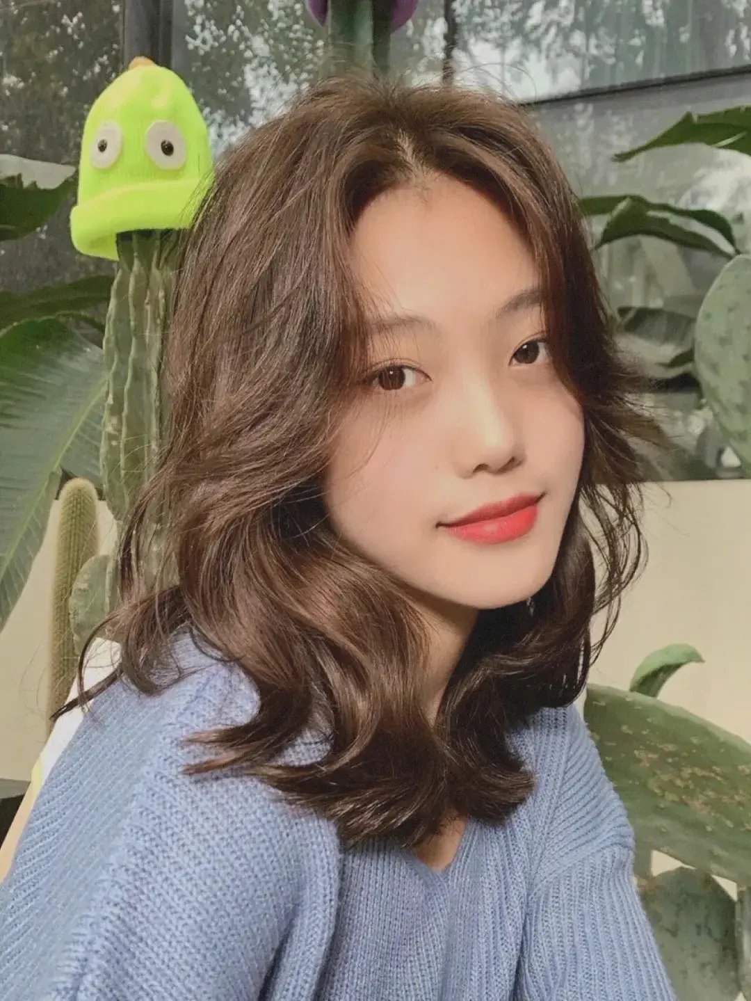 短发卷发时尚发型图片女_时尚短发发型图片2024卷发_短发卷发2020年最新款