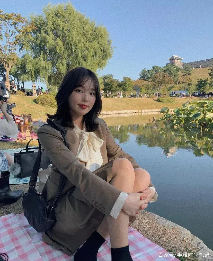 短发卷发2020年最新款_短发卷发时尚发型图片女_时尚短发发型图片2024卷发