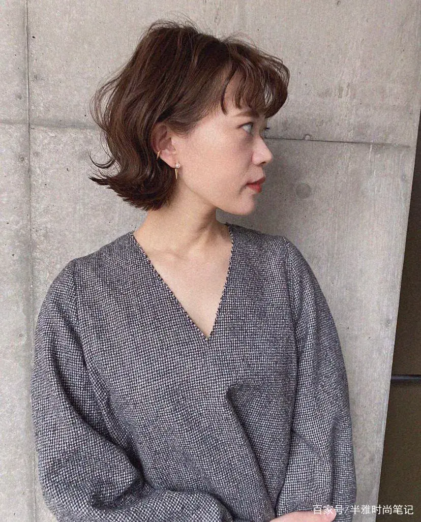 时尚短发发型图片2024卷发_短发卷发时尚发型图片女_短发卷发2020年最新款