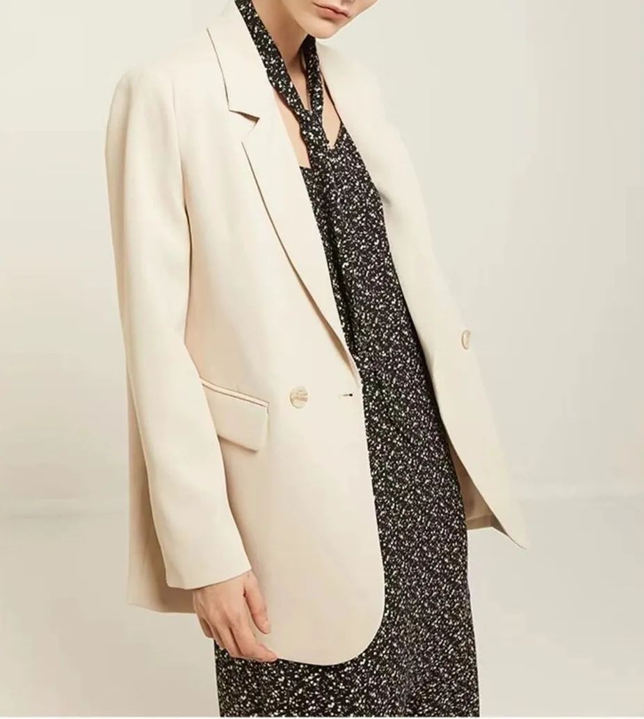 西装一粒扣怎么扣_单粒扣西装时尚搭配_西装配什么扣子