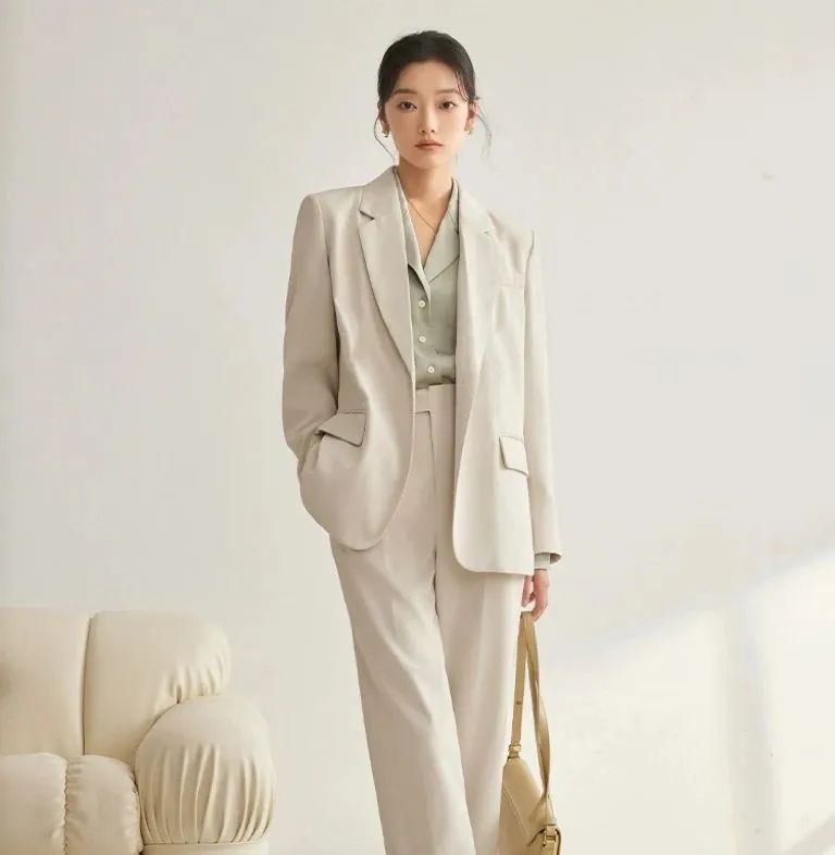 西装一粒扣怎么扣_西装配什么扣子_单粒扣西装时尚搭配