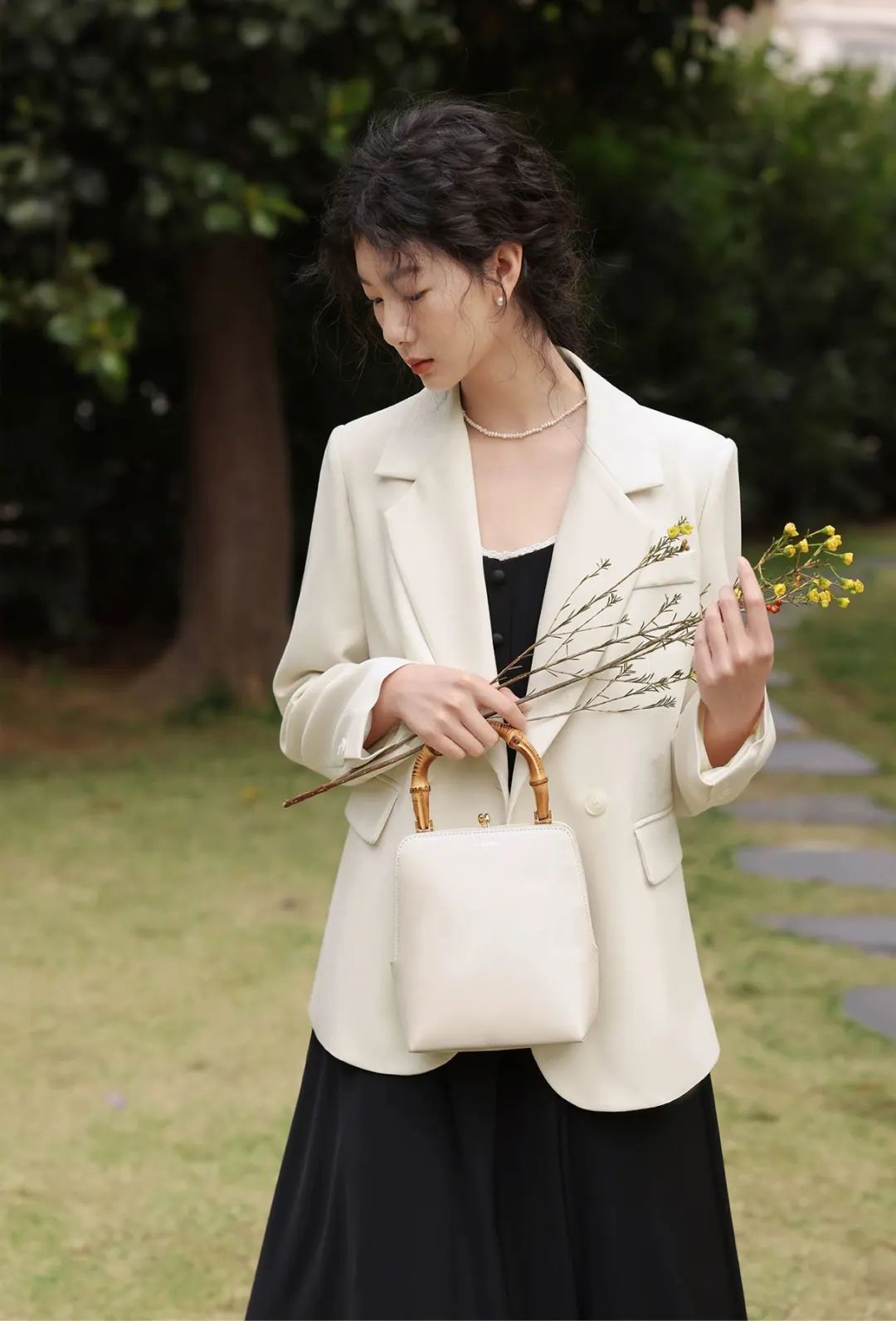 西装一粒扣怎么扣_西装配什么扣子_单粒扣西装时尚搭配