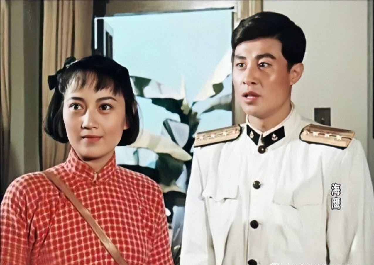 短发搭配时尚秋装好看吗_短发搭配时尚秋装_短发搭配时尚秋装图片