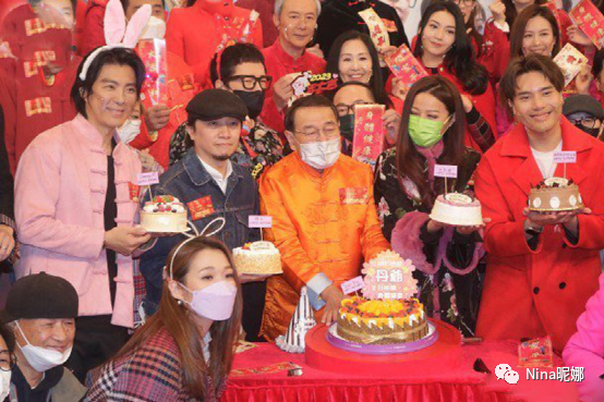 时尚男士唐装-男士时尚唐装搭配图片(图3) 时尚男士唐装_男士时尚唐装搭配图片_男士时尚唐装结婚穿搭图片