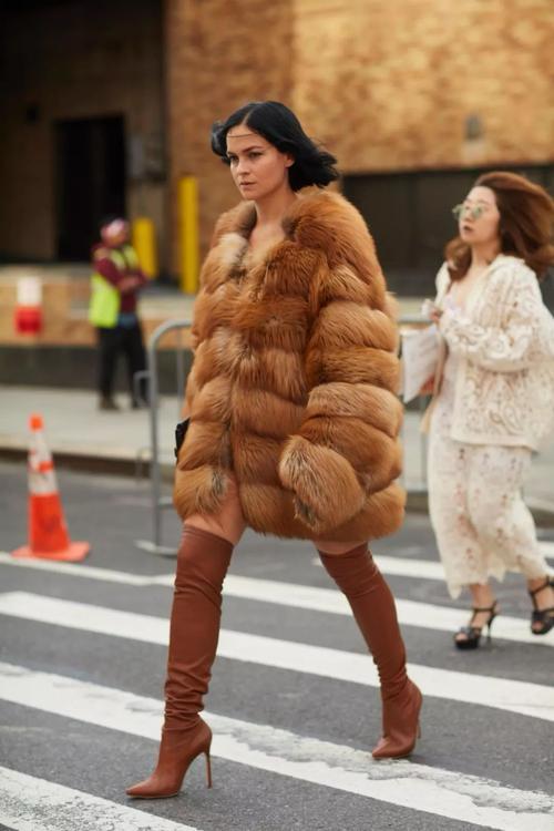 时尚装扮-装扮时尚少女(图4) 装扮时尚娃娃_时尚装扮_装扮时尚少女