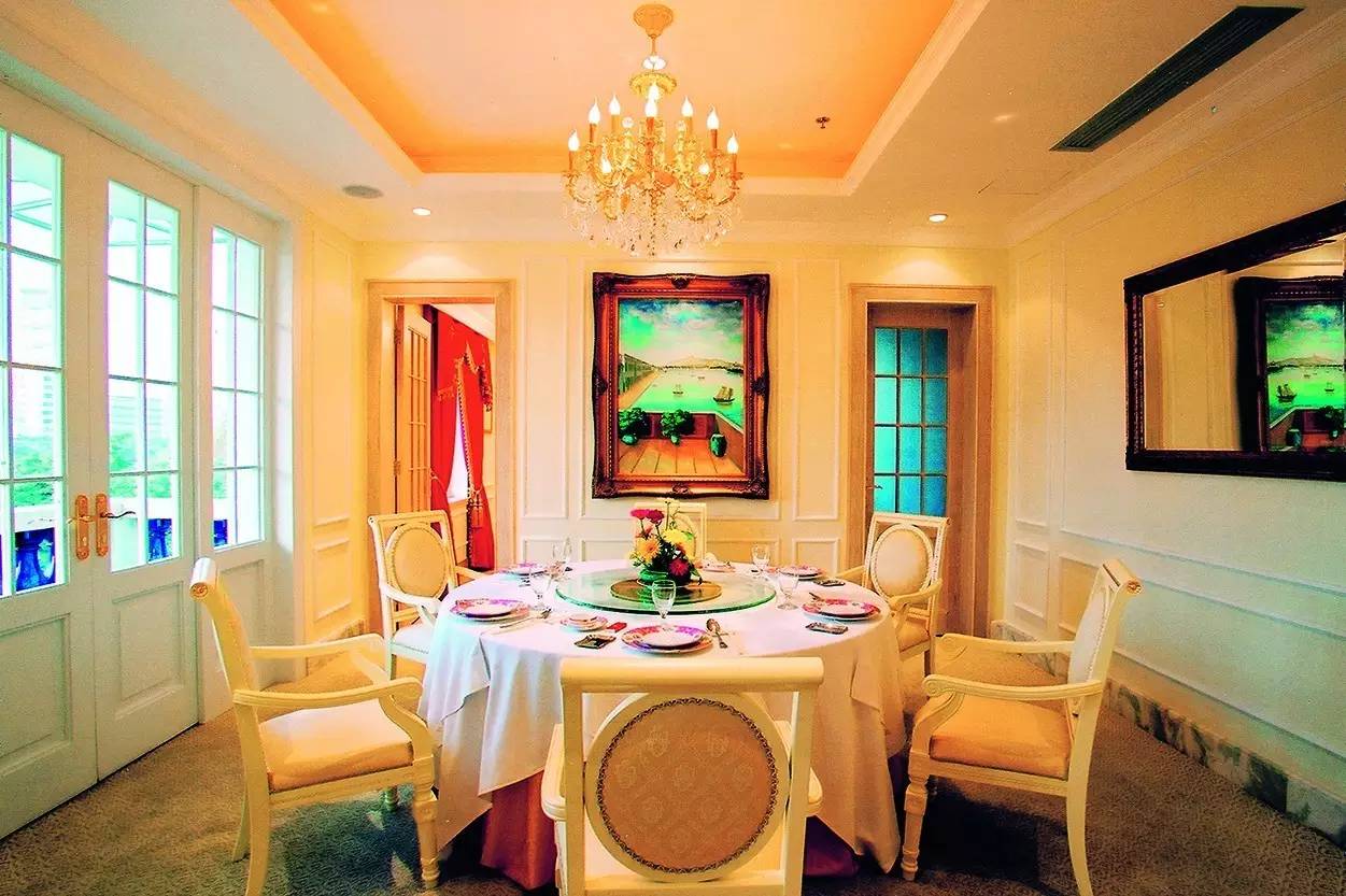 时尚餐厅-餐厅时尚装修(图27) 餐厅时尚装修_时尚餐厅_餐厅时尚名字大全