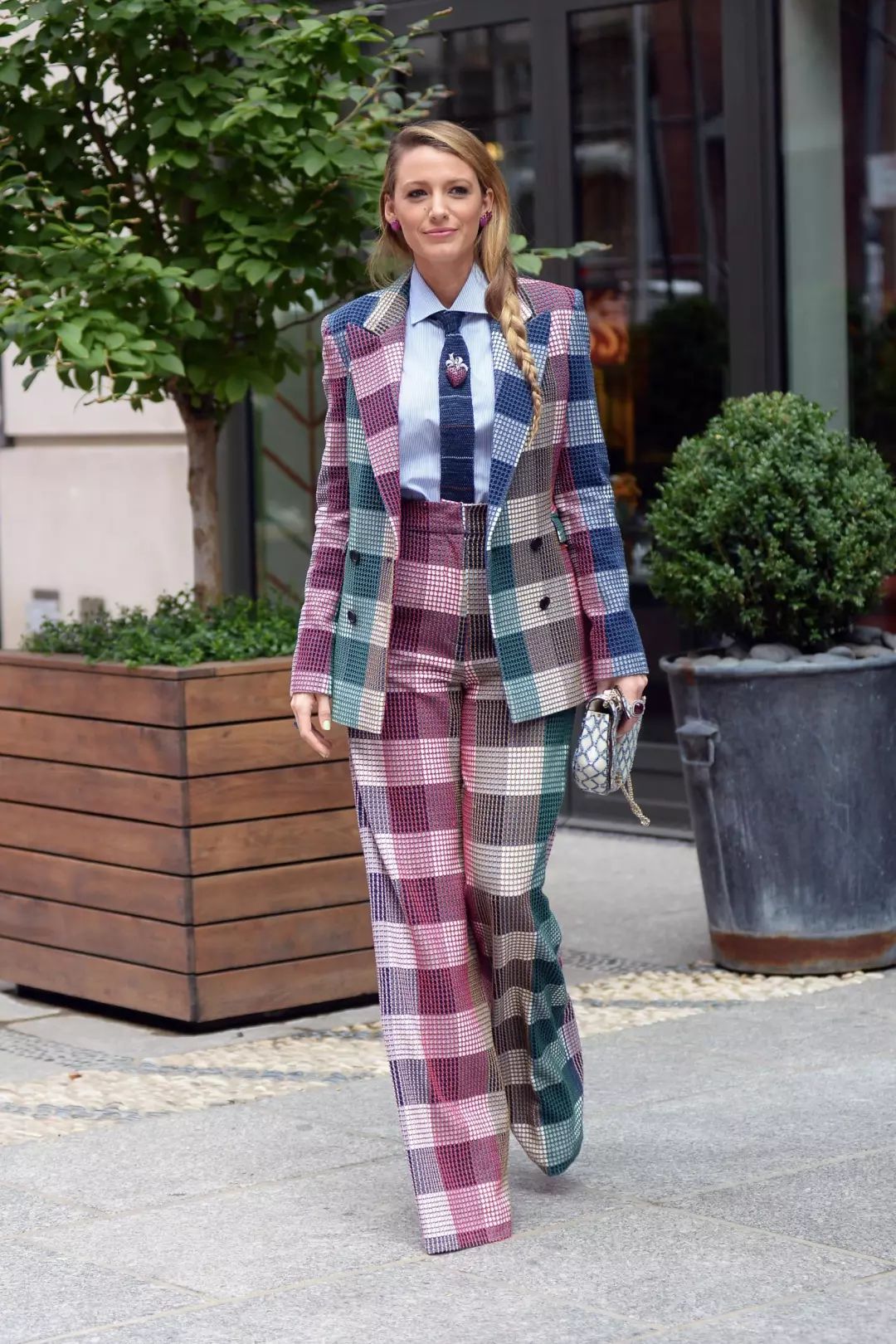 时尚胖女孩-2020胖女孩时尚发型(图65) 2020胖女孩时尚发型_胖女人时尚_时尚胖女孩