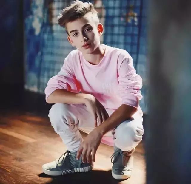 时尚纸娃娃-娃娃纸样(图127) 娃娃纸样_时尚纸娃娃_娃娃纸娃娃