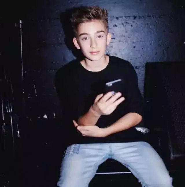 时尚纸娃娃-娃娃纸样(图129) 时尚纸娃娃_娃娃纸样_娃娃纸娃娃