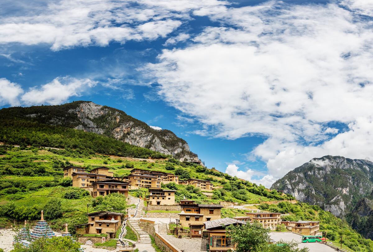 6月香格里拉旅游攻略_香格里拉5月旅游攻略_1月香格里拉