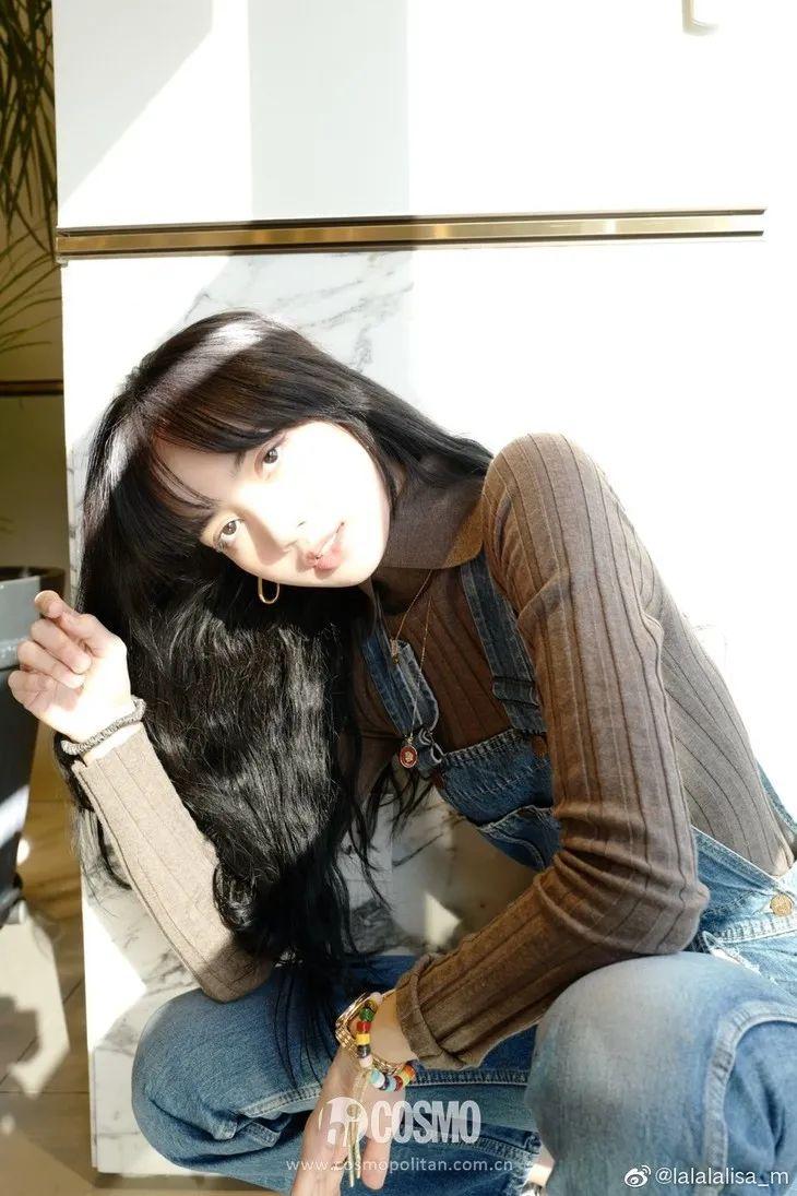 学生气背带裤如何穿才时尚_穿背带裤上学_穿背带裤扎什么头发好看学生