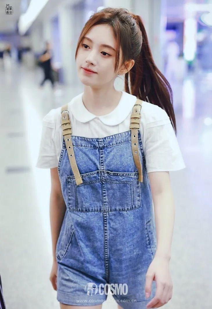 学生气背带裤如何穿才时尚_穿背带裤上学_穿背带裤扎什么头发好看学生