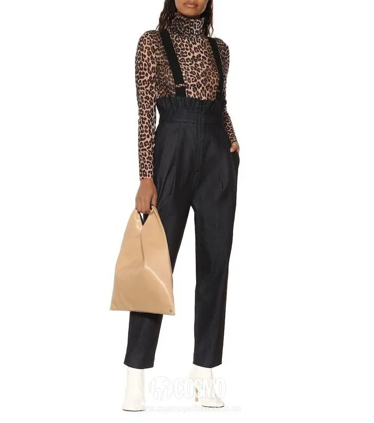 学生气背带裤如何穿才时尚_穿背带裤扎什么头发好看学生_穿背带裤上学