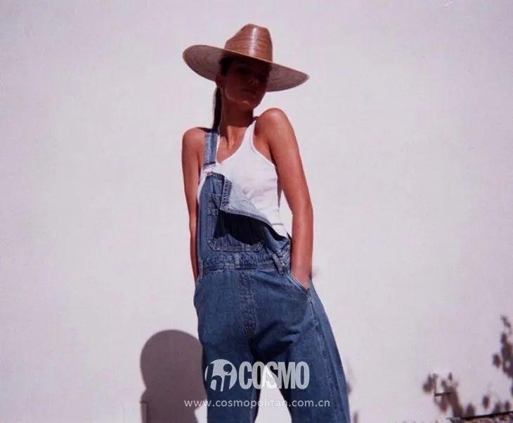 学生气背带裤如何穿才时尚_穿背带裤扎什么头发好看学生_穿背带裤上学