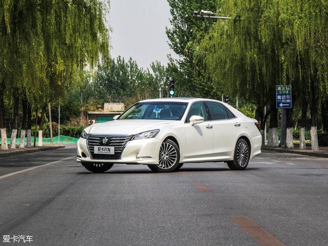 皇冠时尚版与运动版-皇冠运动版最新款多少钱(图3) 皇冠时尚限量版_皇冠时尚版与运动版_皇冠运动版最新款多少钱