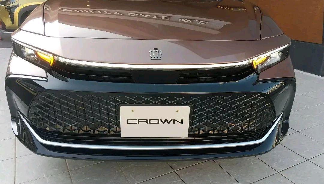 皇冠时尚版与运动版_皇冠运动版最新款多少钱_皇冠2020运动版