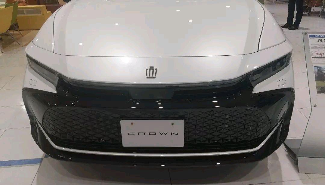 皇冠时尚版与运动版_皇冠运动版最新款多少钱_皇冠2020运动版