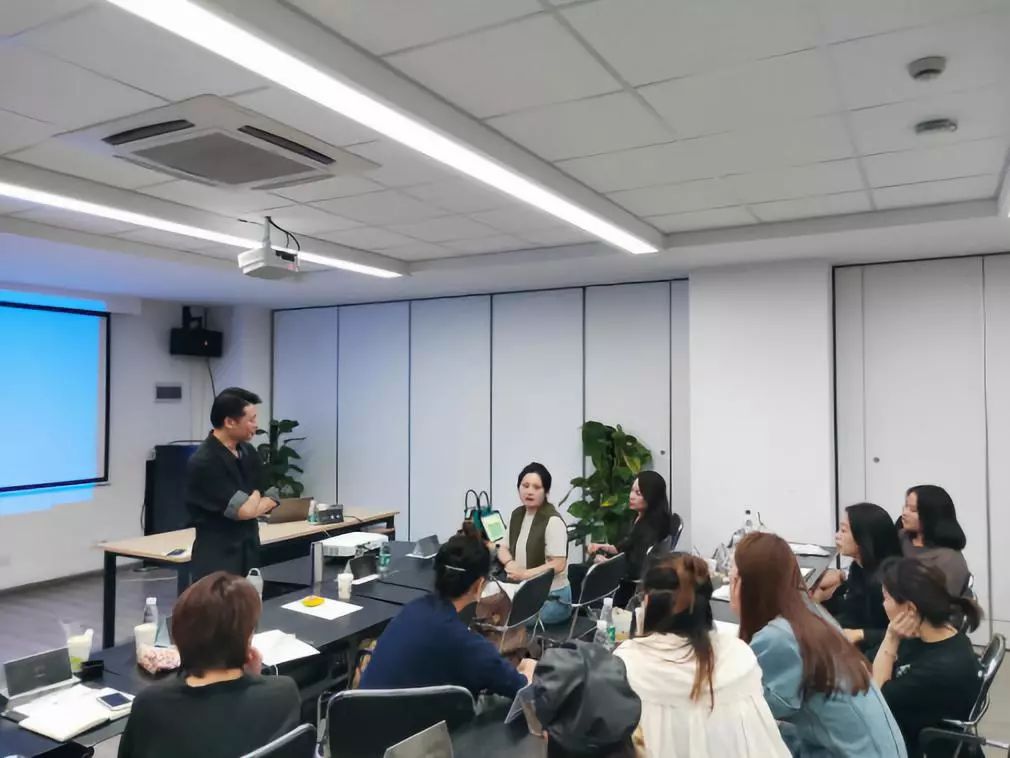 武汉潮流买手店_武汉时尚买手培训_武汉hch买手店